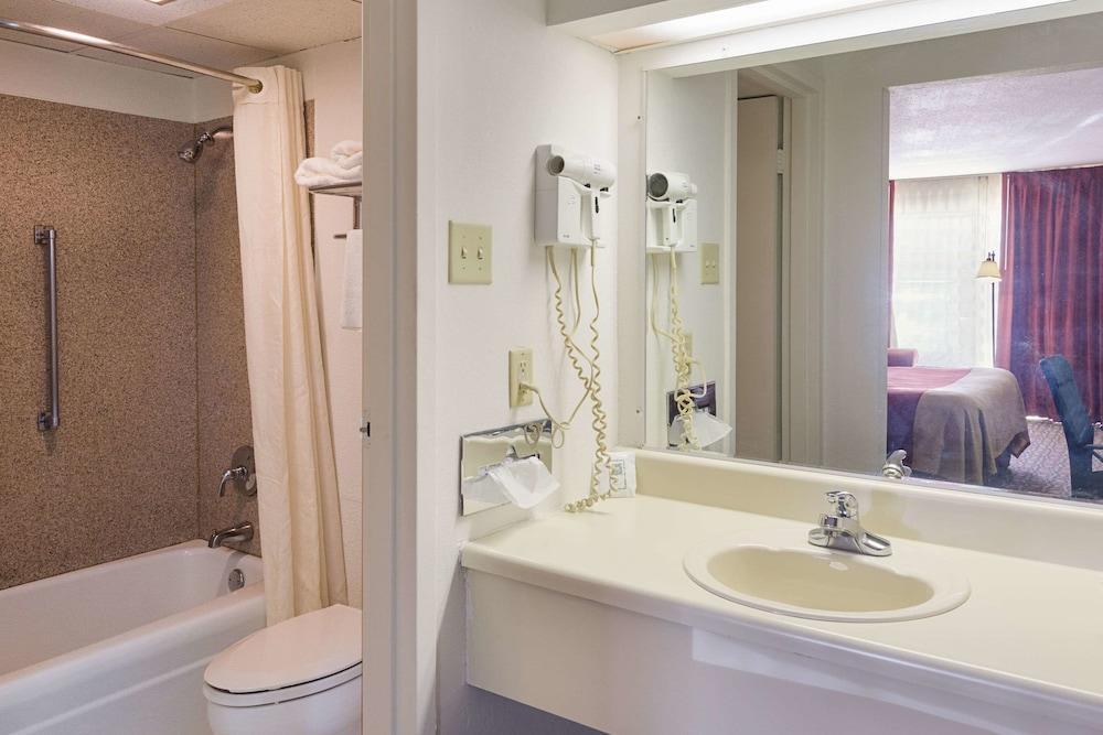 מרטינסוויל Econo Lodge מראה חיצוני תמונה