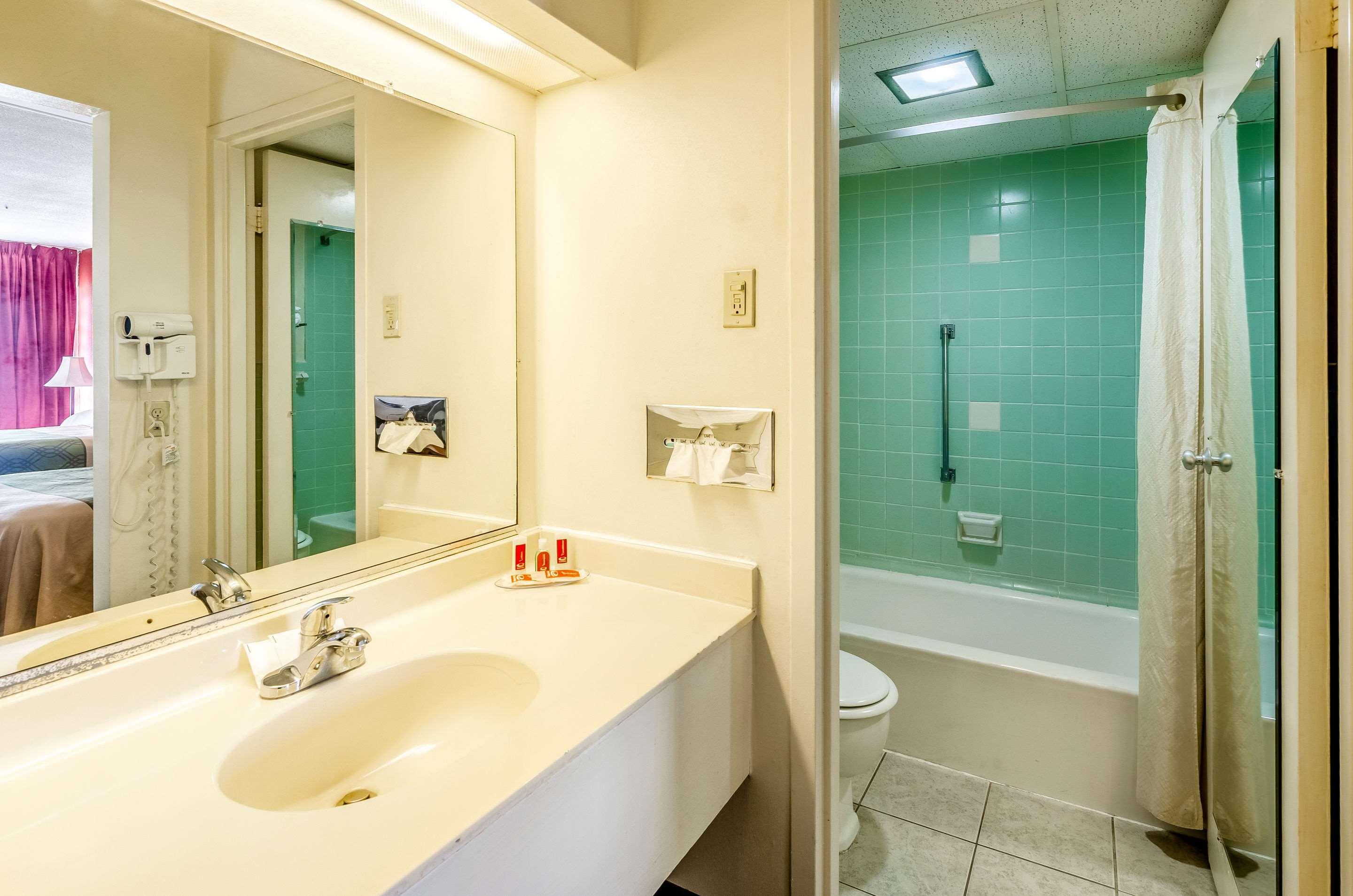מרטינסוויל Econo Lodge מראה חיצוני תמונה