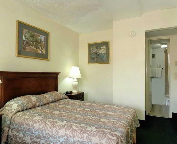 מרטינסוויל Econo Lodge מראה חיצוני תמונה
